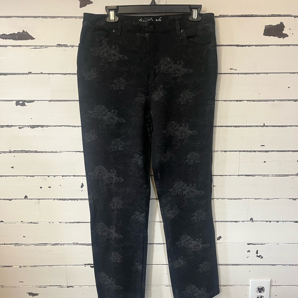 Gloria Vanderbilt Black Straight-Leg Jeans with Subtle Floral Motif